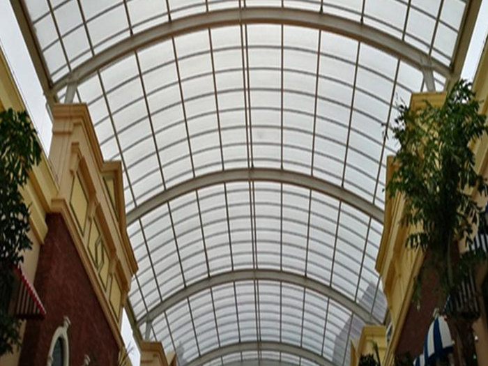 阿勒泰屋面网架顶棚吊装方案